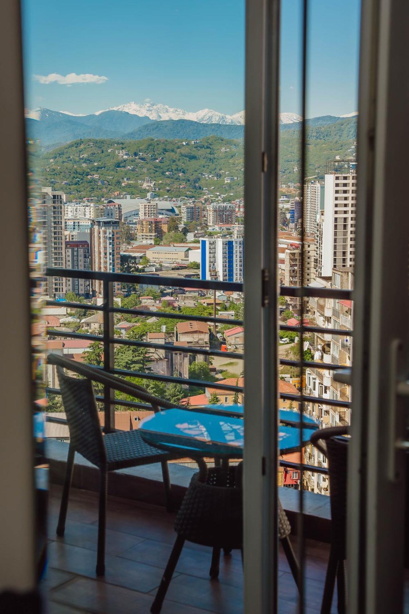 Happy Apartments Batumi Eksteriør bilde
